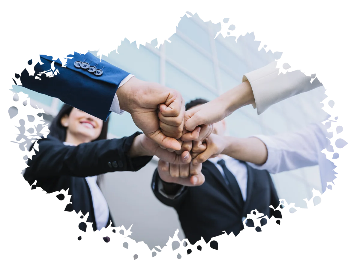 Equipo profesional de Servcal colaborando en una solución tecnológica